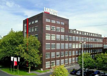 LANXESS mengkonfirmasi dan mempersempit koridor panduan 2020