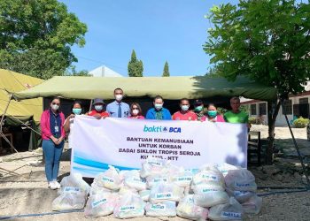 Bakti BCA Salurkan Bantuan Kemanusiaan Bagi Masyarakat Terdampak Badai Siklon Tropis Seroja