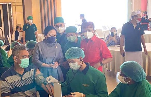 Pantau Langsung Distribusi 10.000 Vaksin, Puan Gandeng Komunitas Menuju Bali Jadi Zona Hijau