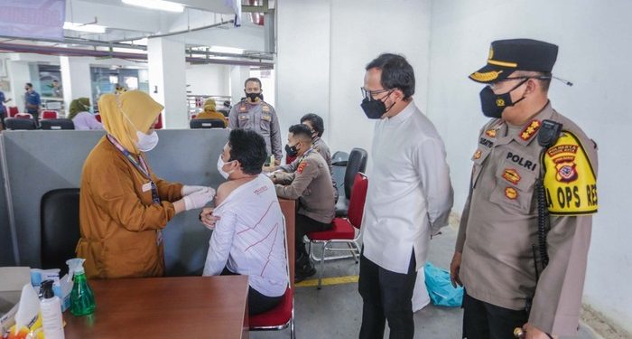 Walikota Bogor Apresiasi Vaksinasi di Polresta Bogor