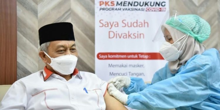 Dukung Vaksinasi, PKS Dorong Masyarakat Ikut Vaksinasi Covid-19 di Berbagai Tempat