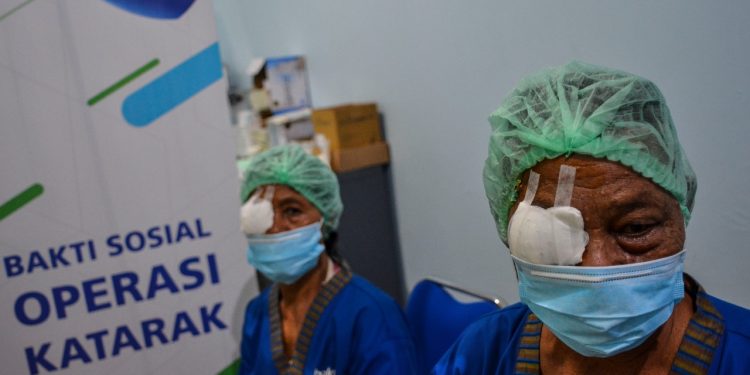 Cegah Kebutaan Akibat Katarak, BCA dan Perdami Gelar Operasi Katarak Gratis