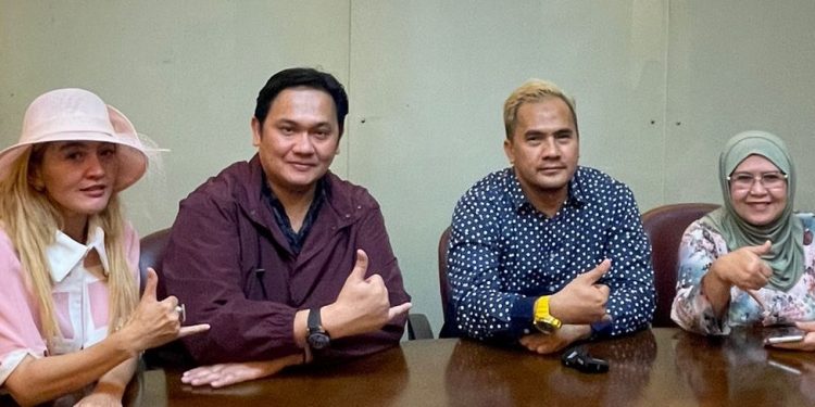 Farhat Abbas “Ancam” Deddy Corbuzier dan Gus Miftah untuk Tarik Ucapannya dan Bertaubat Soal Saipul Jamil