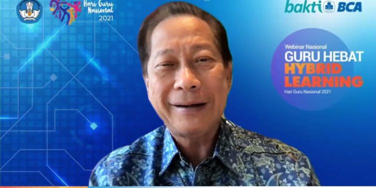Apresiasi Peran Guru Secara Nasional, BCA Hadirkan Webinar Inspiratif “Guru Hebat Hybrid Learning”