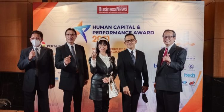 Lakukan Transformasi Human Capital dengan Baik, Puluhan Perusahaan BUMN, BUMD, dan Swasta Diganjar Human Capital & Performance Award 2021