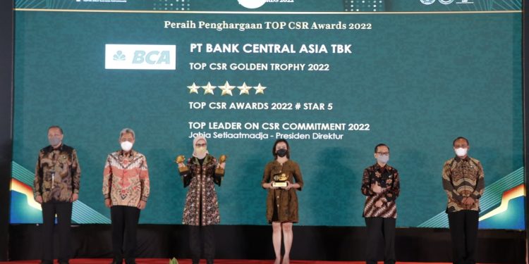 Konsisten Tingkatkan Kualitas Program CSR, BCA Raih TOP CSR Award