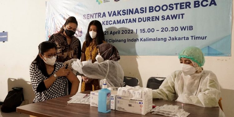 Dukung Pemerintah Dalam Percepatan Vaksinasi Jelang Mudik Lebaran,  BCA – AIA Hadirkan Sentra Vaksinasi