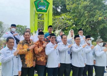 Hari Bhakti Trasmigrasi ke-72, Indonesia Respon Turut Partisipasi Dengan Menghijaukan dan Menanam Pohon di Komplek Makam Pionir Transmigrasi