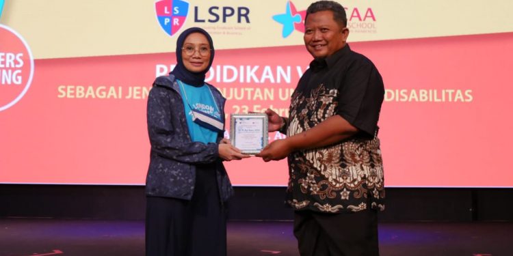 London School Centre for Autism Awareness Adakan Training Pendidikan Vokasi Dukung Siswa Disabilitas dan Fasilitasi Pameran Karya Siswa Berkebutuhan Khusus