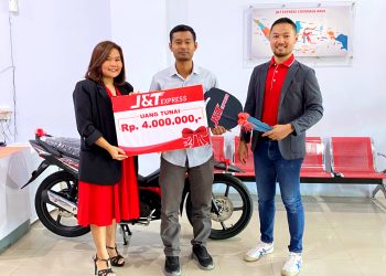 J&T Express Apresiasi Semangat Kerja Kurir Yang Motornya Terbakar Ketika Bekerja