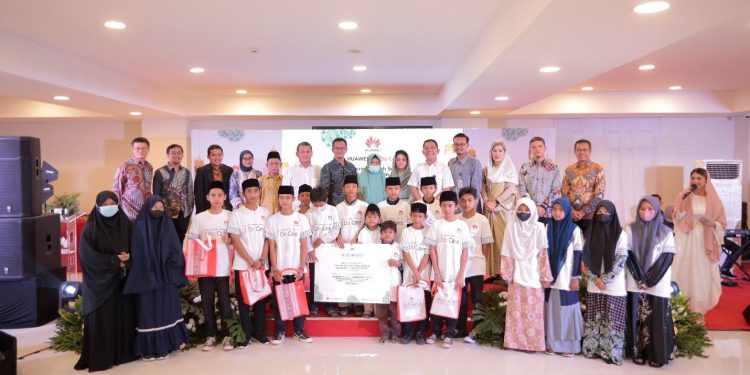 Donasi Ramadhan Huawei Perkuat Pendidikan dan Pelatihan Kecakapan Digital di Kalangan Santri  Lengk