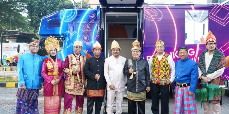 Di Hari Kemerdekaan, BRI Regional Office Jakarta 3 Tambah Armada E-Buzz