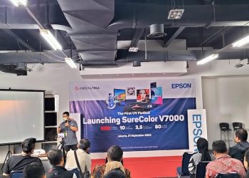 Perkenalkan Printer Flatbed UV Pertama SureColor SC-V7000  Epson Perluas Aplikasi Signage yang Lebih Luas