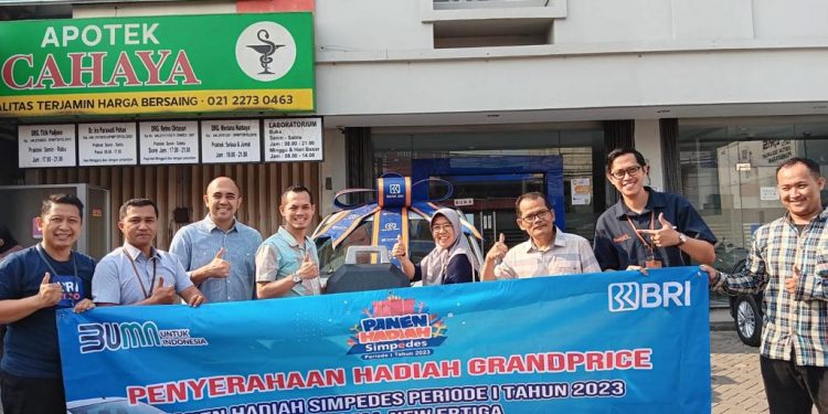 Bertabur Hadiah! Nasabah BRI Cabang Ciputat Dapat TV, Motor Hingga Mobil