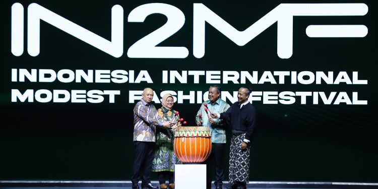 Keragaman Wastra Indonesia di Pagelaran Indonesia International Modest Fashion Festival (IN2MF) 2023 Bukakan Mata Dunia