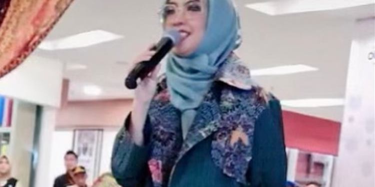 Ingrid Kansil Dorong Desainer Lokal Batik Bekasi Terus Berkreasi Menyesuaikan Kebutuhan Pasar