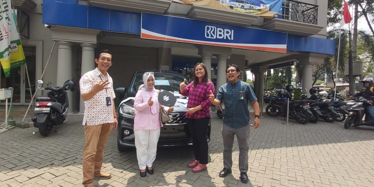 BRI Cabang Joglo Beri Hadiah Simpedes ke Nasabah, Suzuki Ertiga