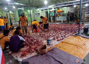 BRI Gading Serpong Beri Bantuan Daging Bergizi Untuk Masyarakat Tangsel