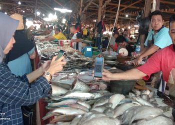 Pedagang Pasar Ratu Melati Mendapat Edukasi Keuangan Digital Oleh BRI Cabang Ketapang