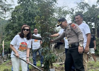 Danamon Peduli Tanam 200 Pohon dan  Membangun Pondok Edukasi di Desa Tambunan