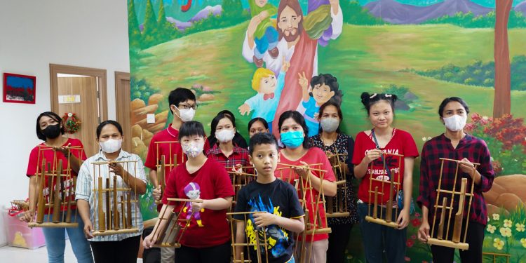 Sambangi Komunitas Peduli Disabilitas, J&T Express Antarkan Paket Kebahagiaan Jelang Natal