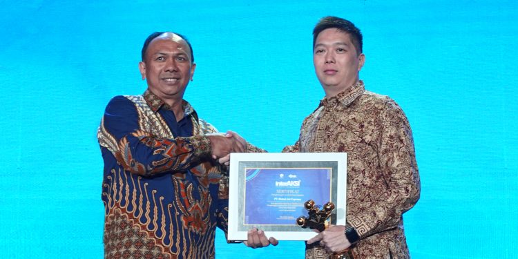 Capai Kinerja Terbaik di Bidang PPI, Kemkominfo Apresiasi J&T Express