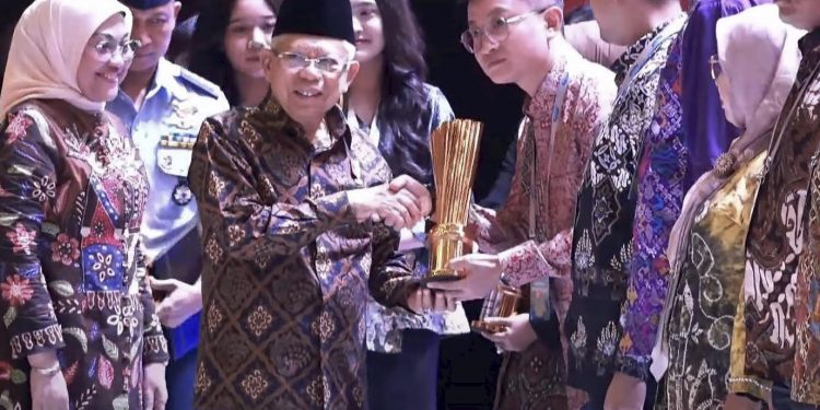 Huawei Raih Penghargaan Tertinggi atas Kontribusinya dalam Ketenagakerjaan Indonesia