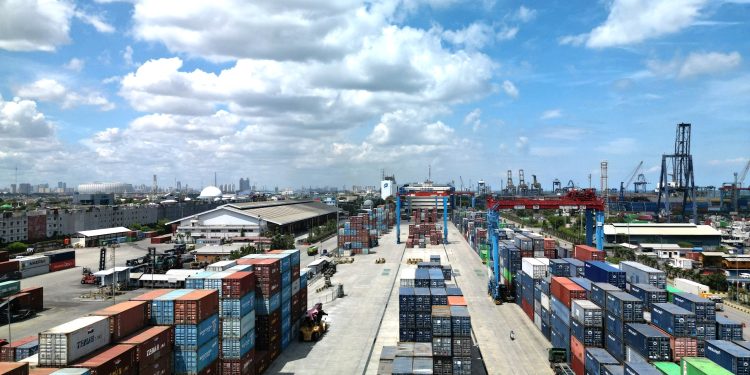 Pelindo Jelaskan Soal Kemacetan Panjang di Tanjung Priok