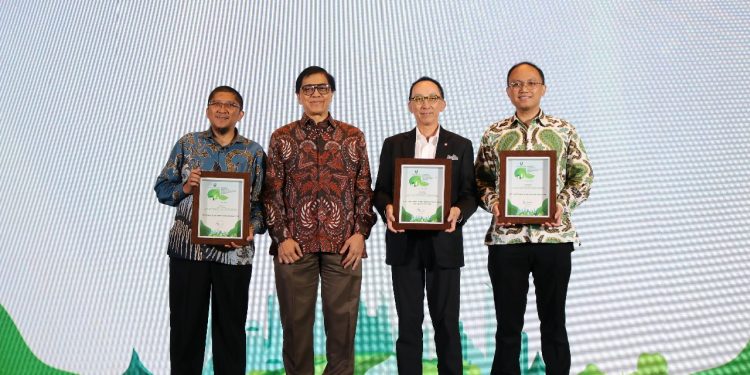 Danamon Raih Penghargaan di The Best Corporate Emission Reduction Transparency Award 2025