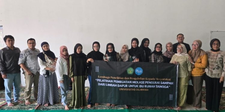 Dosen Universitas Siliwangi Tasikmalaya Gelar Pelatihan Produksi Pupuk Organik untuk Ibu Rumah Tangga