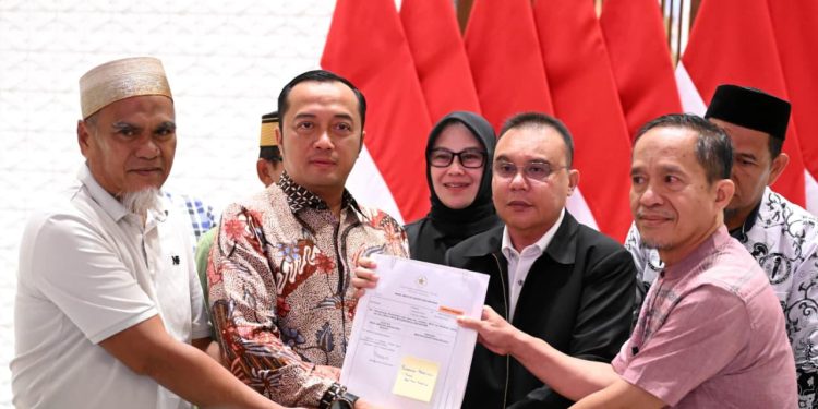 Rehabilitasi Presiden Pulihkan Status Dua Guru ASN di Luwu Utara