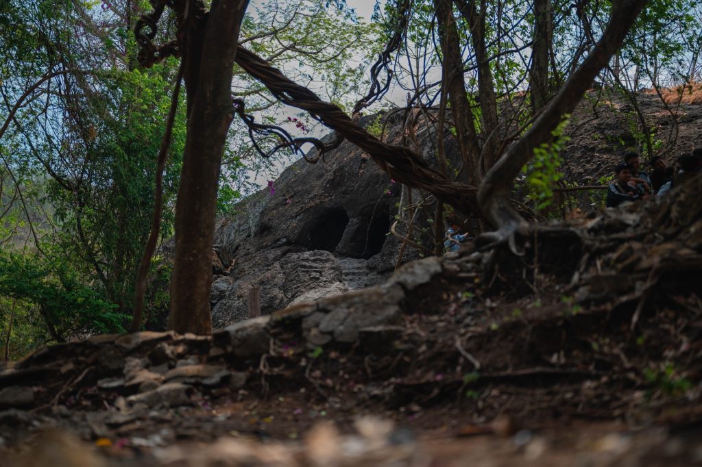 Mengurai Narasi Mistis di Balik Goa Selomangleng, Antara Tujuan Wisata dan Nilai Historikal yang Sakral