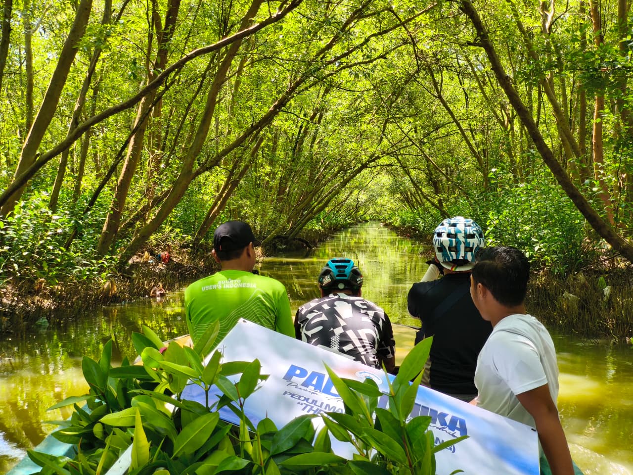 Jaga Kelestarian Pesisir, Polygon Gandeng Pengelola Wisata Sungai Kejawan Tanam Mangrove, Wujudkan Aksi Peduli Lingkungan