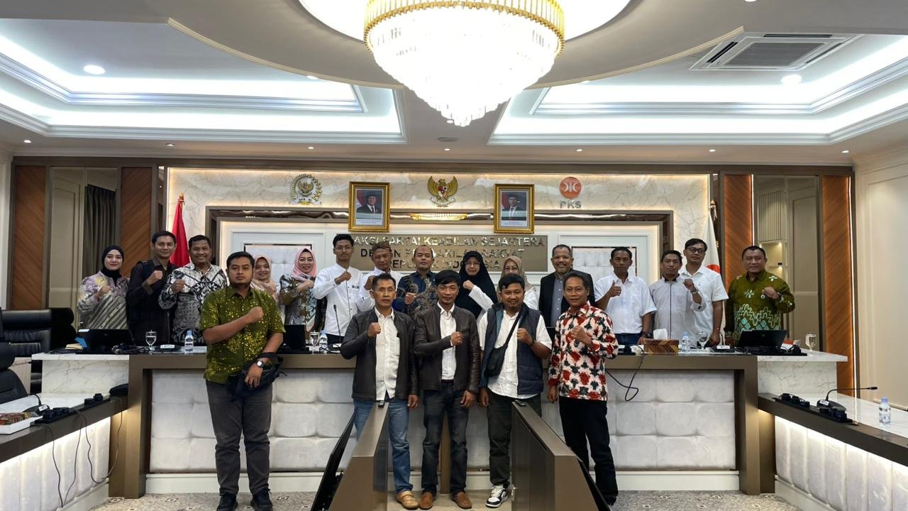 Riyon Berkomitmen Kawal Solusi Harga Telur dan Kelangkaan Jagung di Hadapan Peternak Magetan